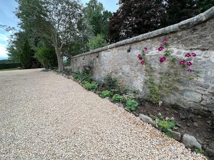 Quaint Self Contained Cottage Near Edinburgh. Loanhead エクステリア 写真